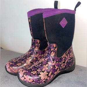 Muck Boots Women's Arctic Weekend Mid Snow Boot Purple Floral US Size 7